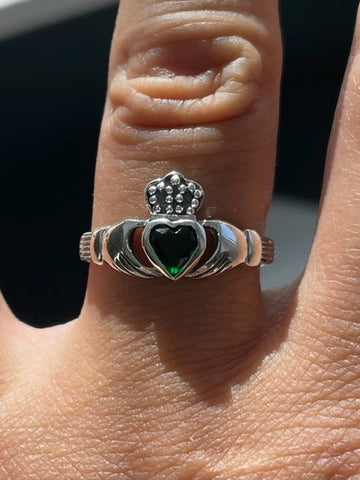 Sterling Silver Emerald CZ Claddagh Ring