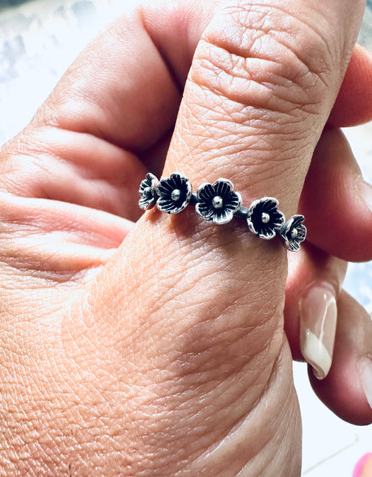 Sterling Silver Solid Flowers Band