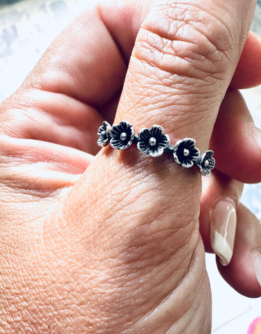 Sterling Silver Solid Flowers Band
