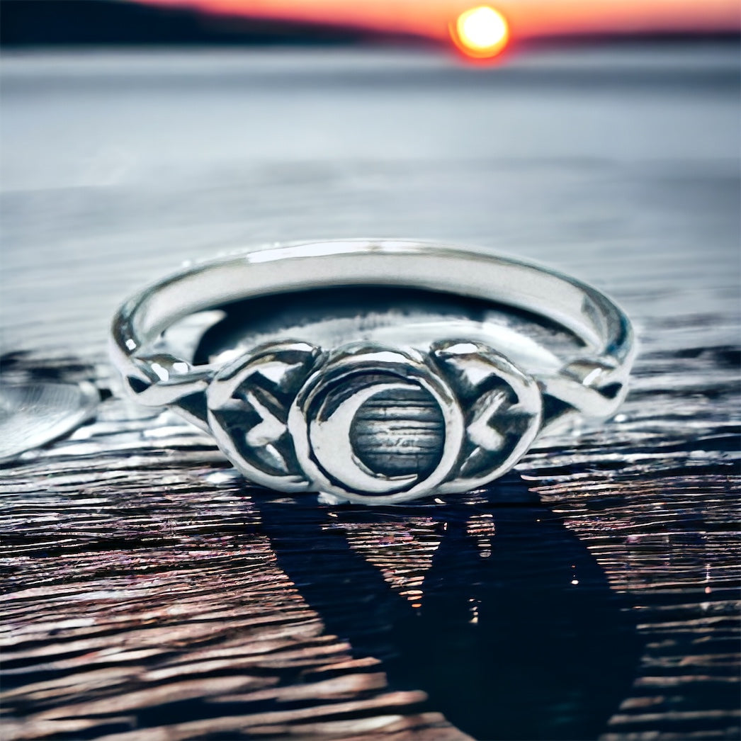 Silvetr Collection Sterling Silver Celtic Moon Ring – Sandy's Silver Collections