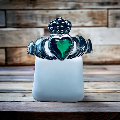 Sterling Silver Emerald CZ Claddagh Ring