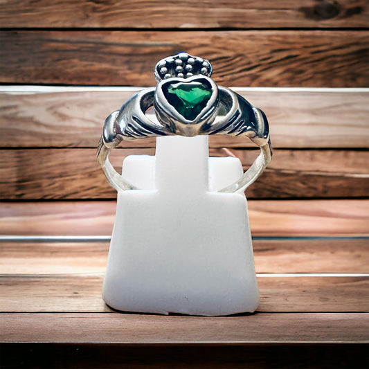 Sterling Silver Emerald CZ Claddagh Ring