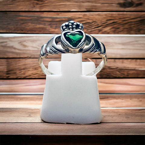 Sterling Silver Emerald CZ Claddagh Ring